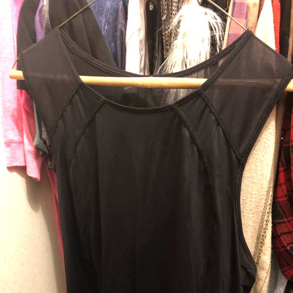 Lululemon size 10 top